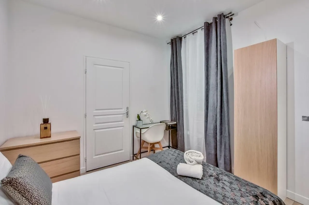 Apartment 35 - Urban Montmartre Paris