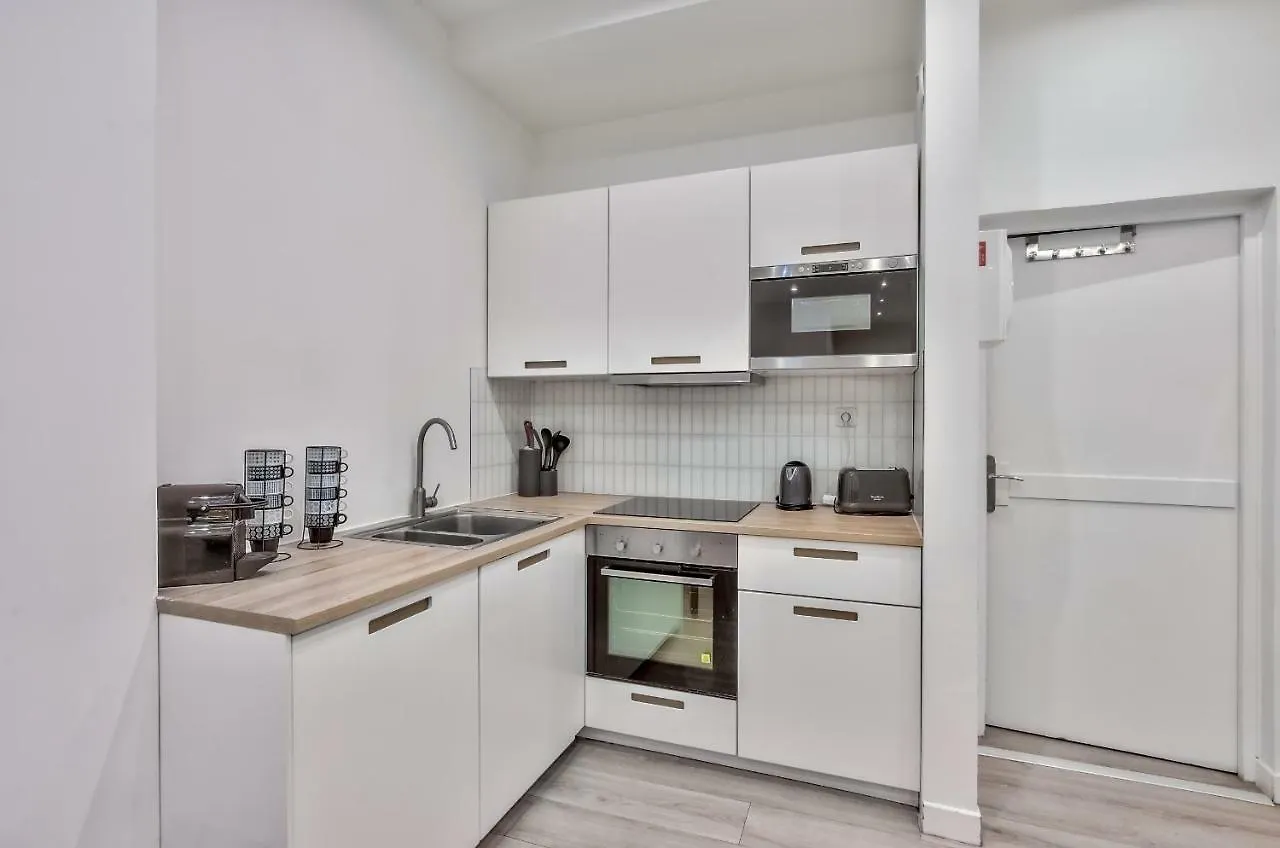 Apartment 35 - Urban Montmartre
